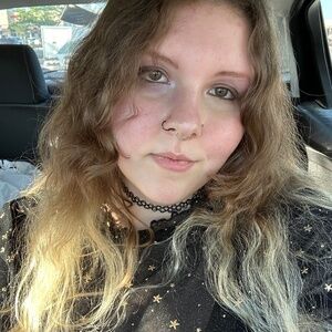 Meet your Posher, Halley